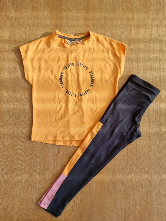 خرید تاپ و شلوارک ورزشی