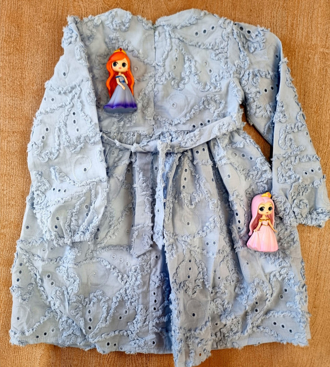 پیراهن قیمت مناسب دخترانه به همراه یقه جداشونده